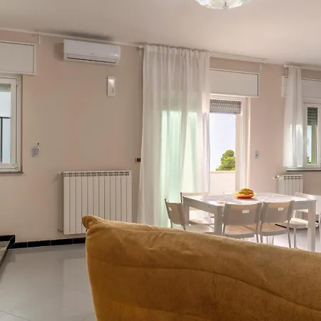 A Casa Di Pietro Sei Holiday home Leporano